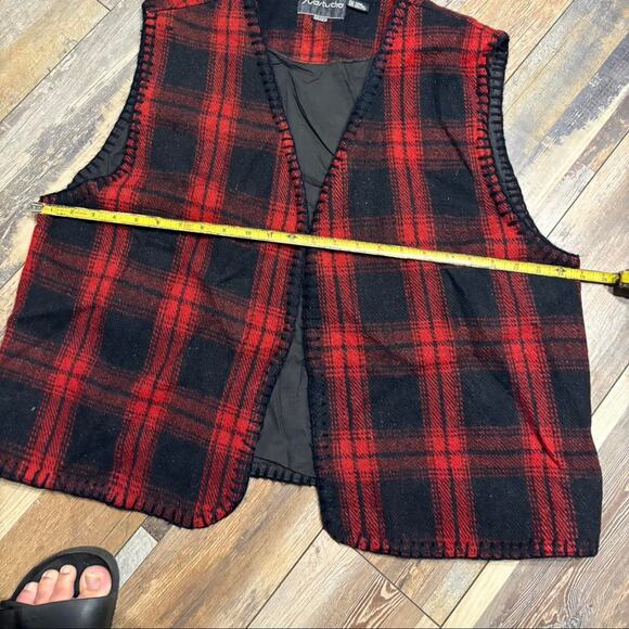 Red and black plaid Vest | Y2k Grunge | Winter | Fall |Goth - Picture 4 of 7